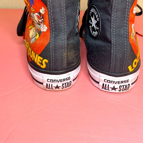 Converse Looney Tunes Men’s Size 4/ Women’s Size 6 High Top Sneaker. - Picture 6 of 8